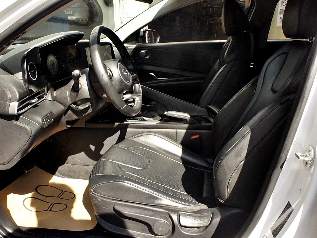 HYUNDAI Avante - Vista 7