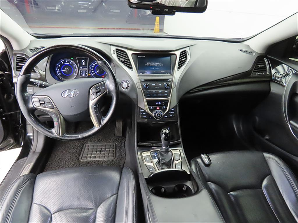 HYUNDAI Grandeur - Vista 7