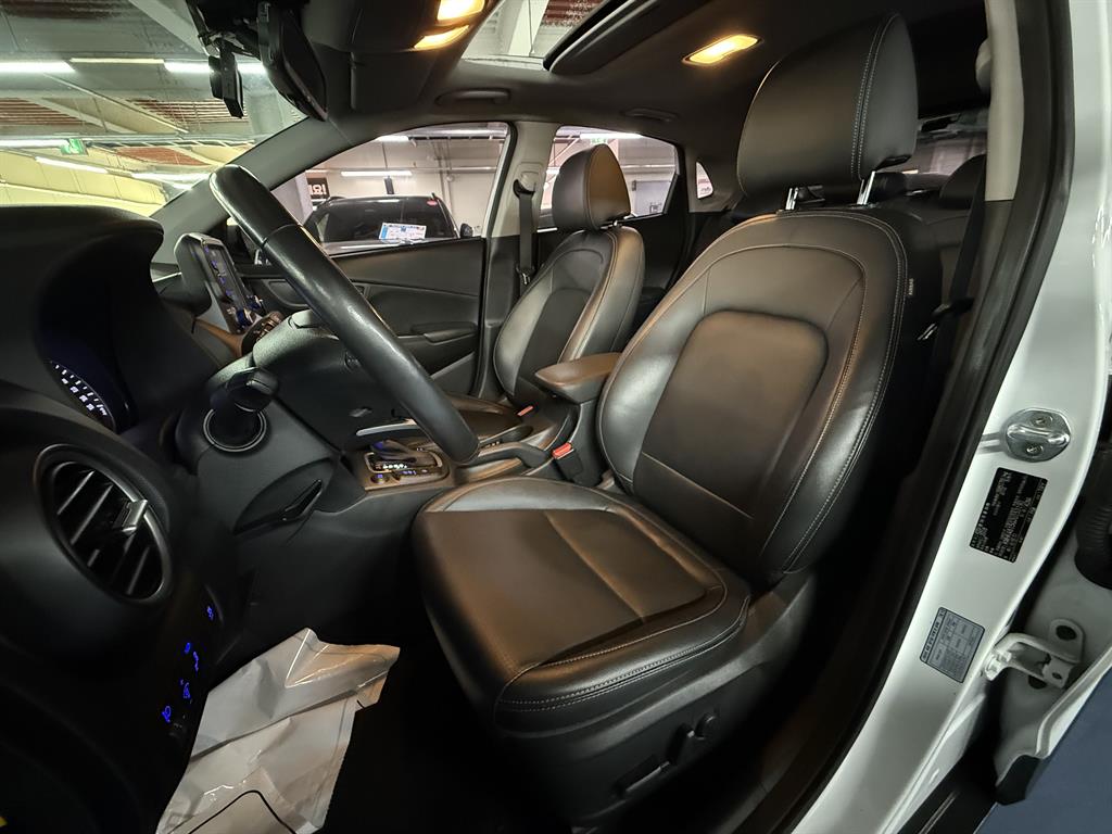 HYUNDAI Kona - Vista 6