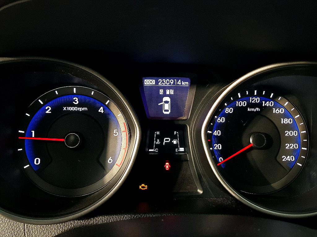 HYUNDAI i30 - Vista 7