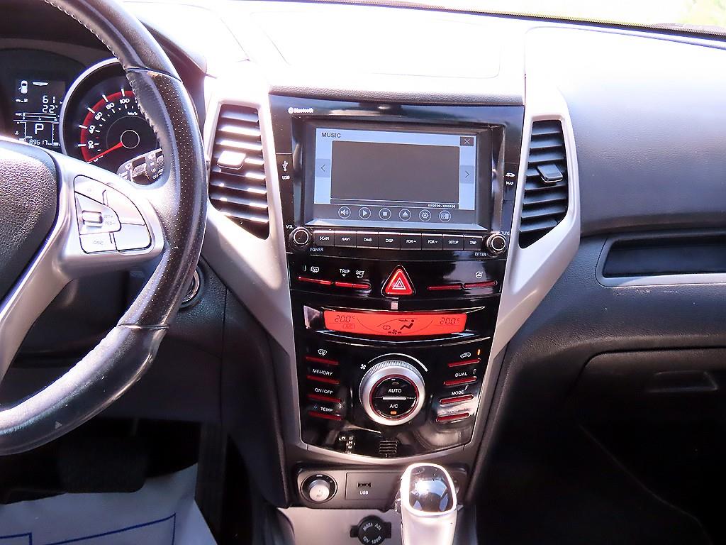 Ssangyong Tivoli - Vista 10