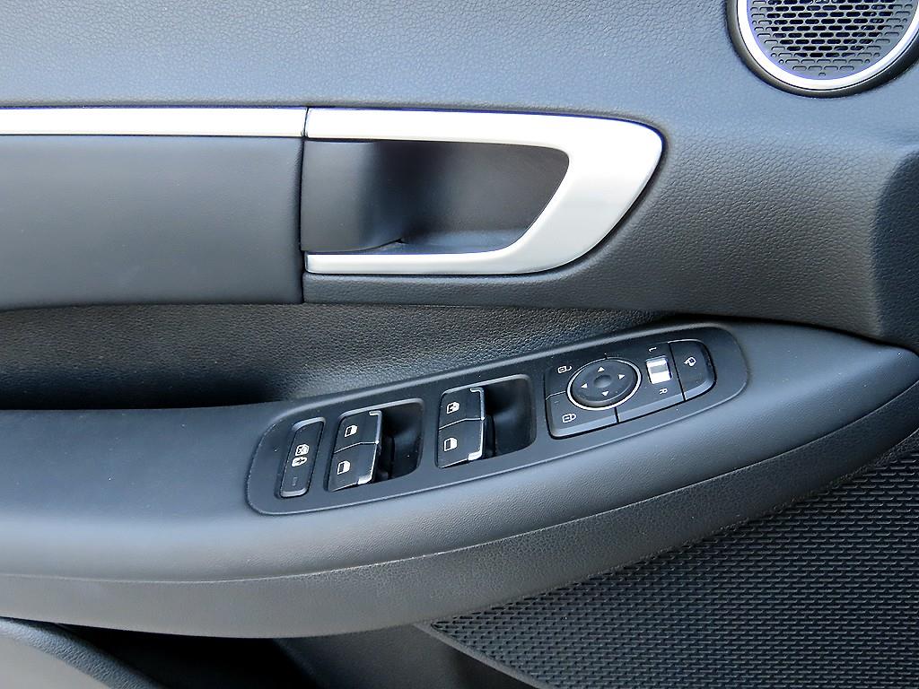 HYUNDAI Sonata - Vista 11