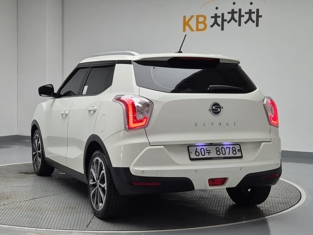 Ssangyong Tivoli - Vista 4
