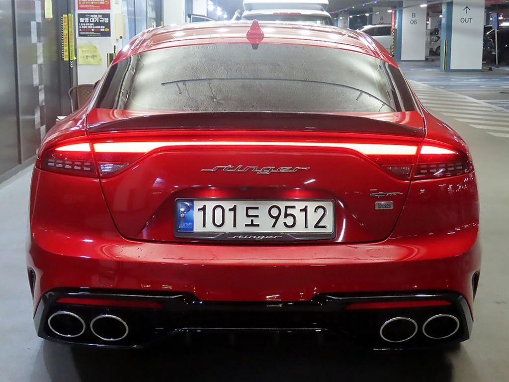 KIA Stinger - Vista 5