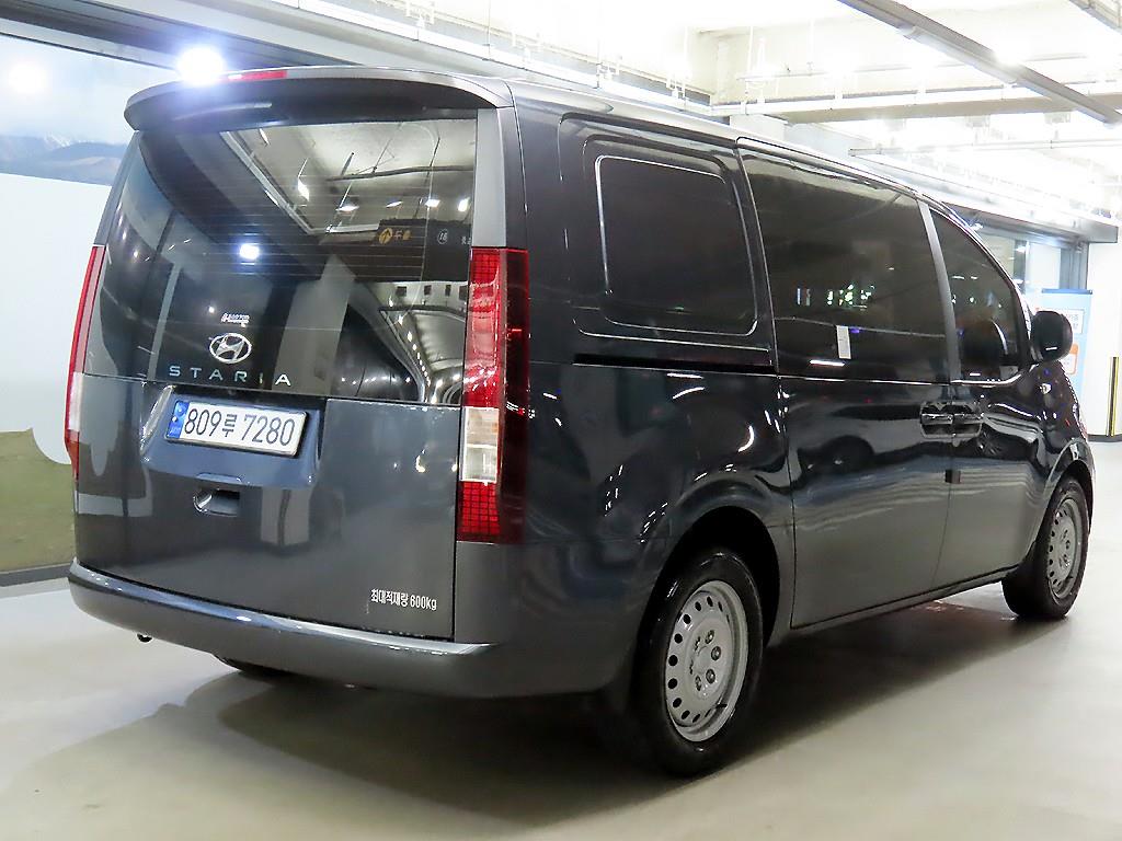 HYUNDAI Staria - Vista 4