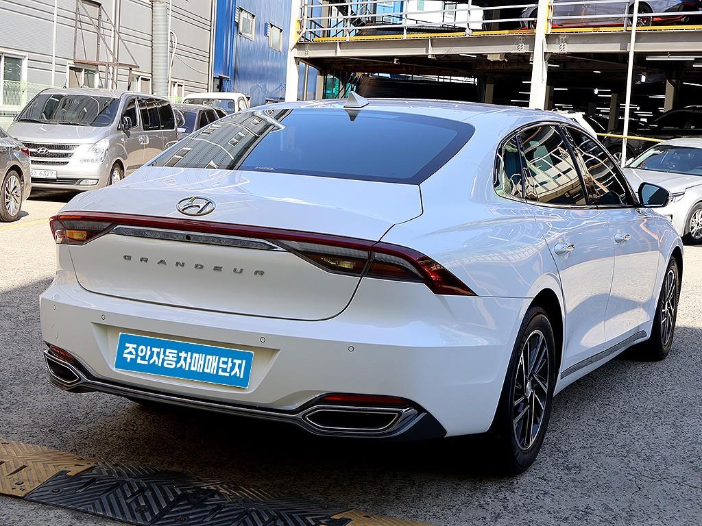 HYUNDAI Grandeur - Vista 5