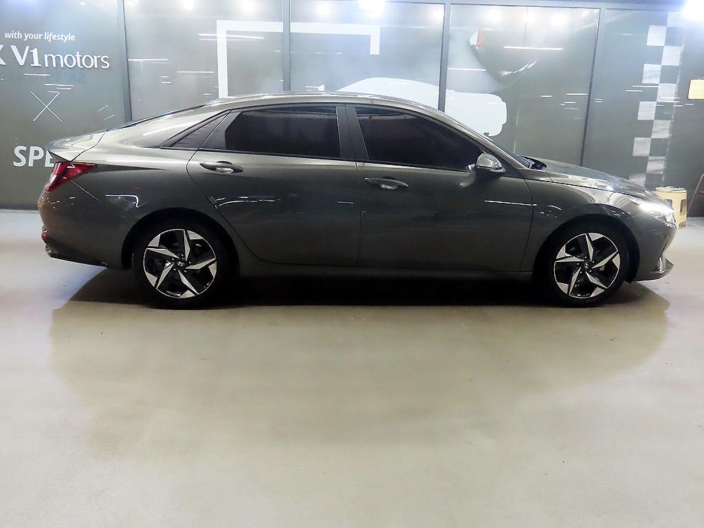 HYUNDAI Avante - Vista 3