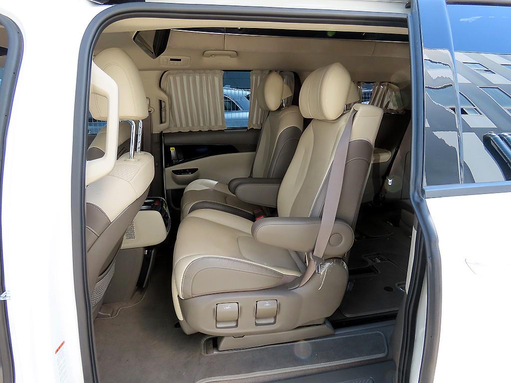 KIA Carnival - Vista 6