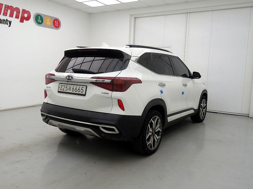 KIA Seltos - Vista 4