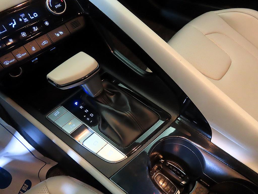 HYUNDAI Avante - Vista 12