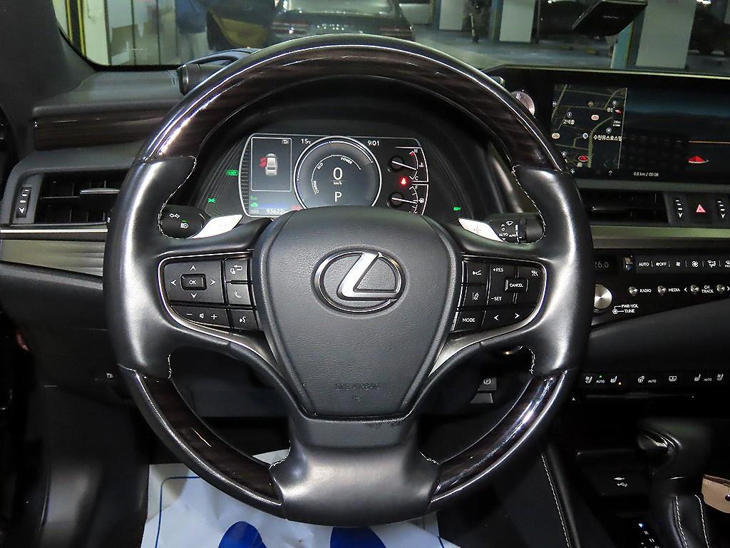 Lexus ES - Vista 8