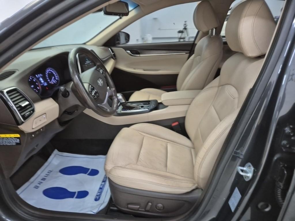 HYUNDAI Grandeur - Vista 10