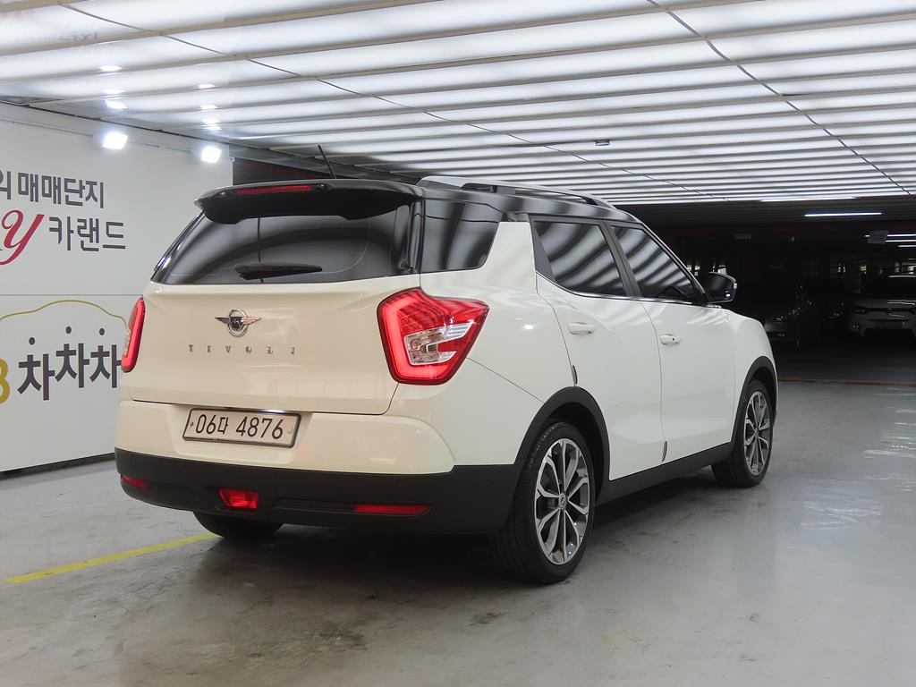 Ssangyong Tivoli - Vista 4