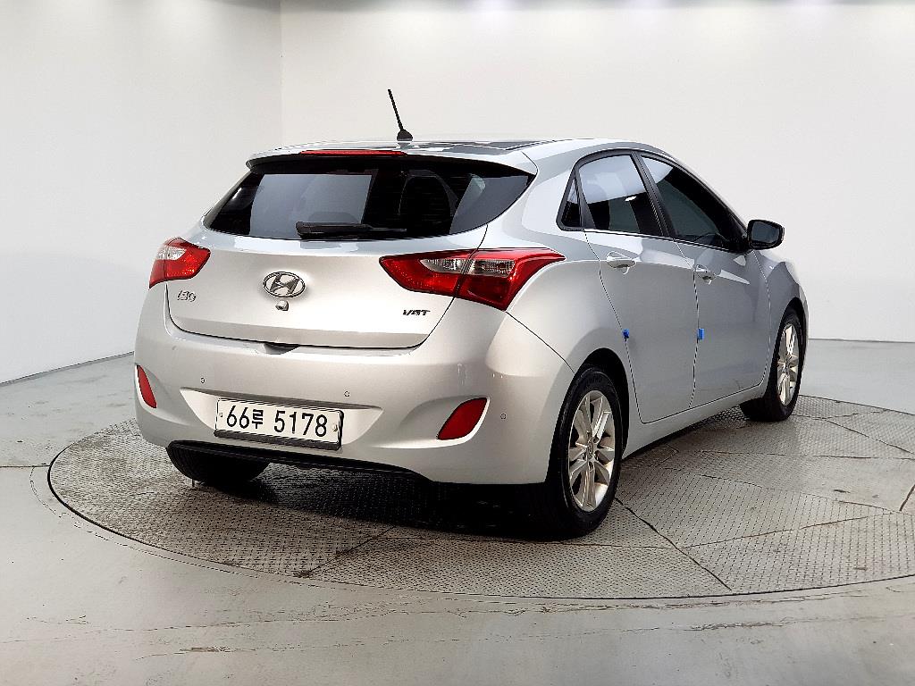 HYUNDAI i30 - Vista 4