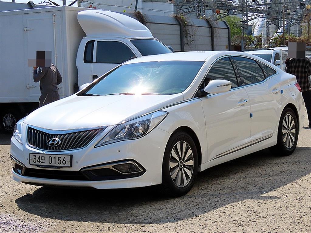 HYUNDAI Grandeur - Vista 2