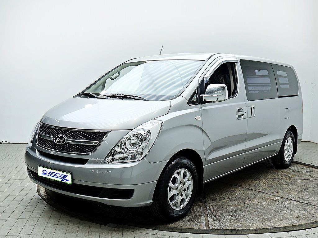 HYUNDAI Starex - Vista 3
