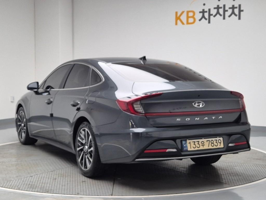 HYUNDAI Sonata - Vista 2
