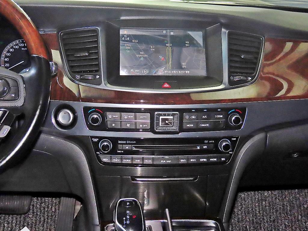 HYUNDAI Equus - Vista 11