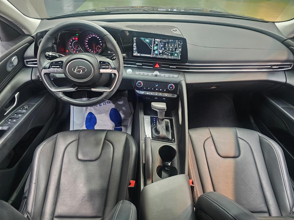 HYUNDAI Avante - Vista 8