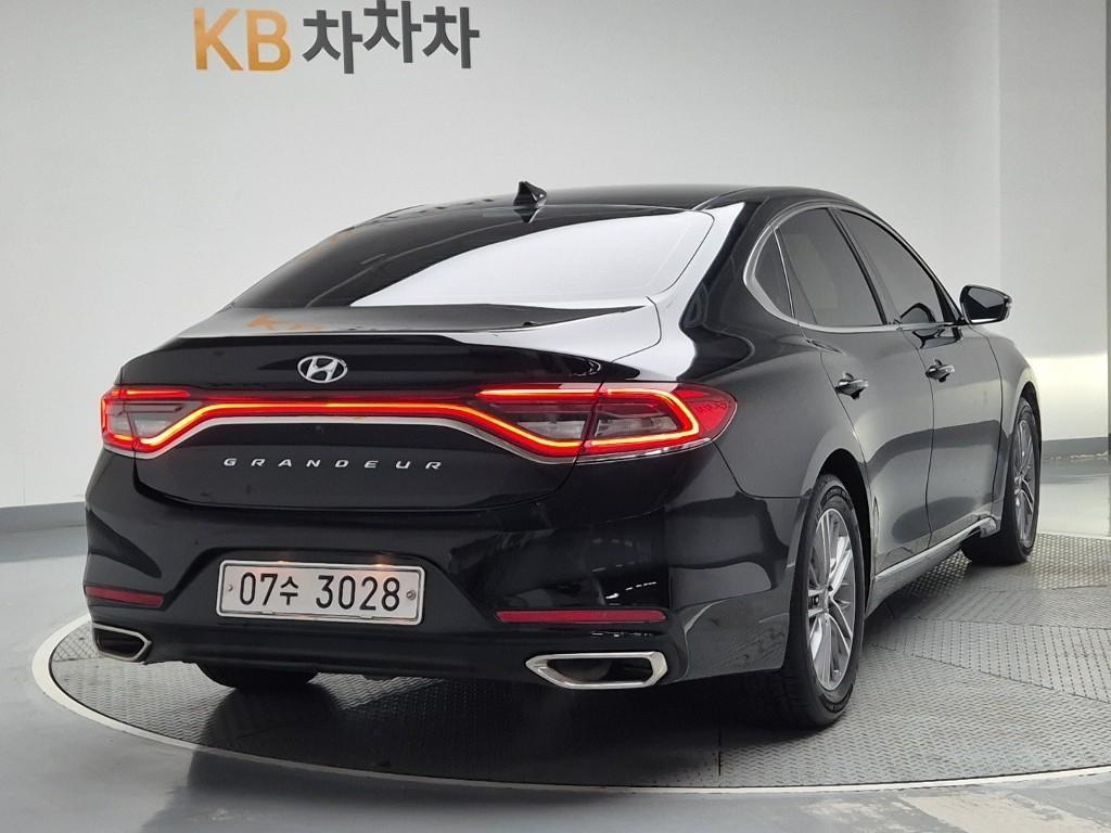 HYUNDAI Grandeur - Vista 2