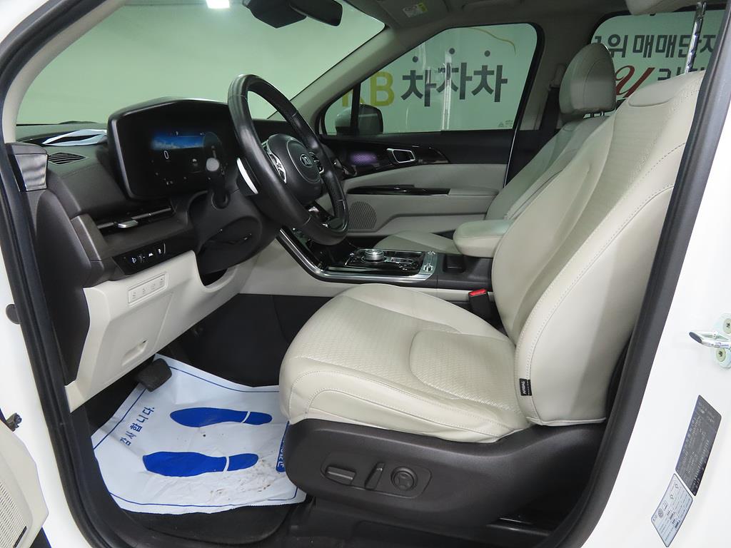 KIA Carnival - Vista 5