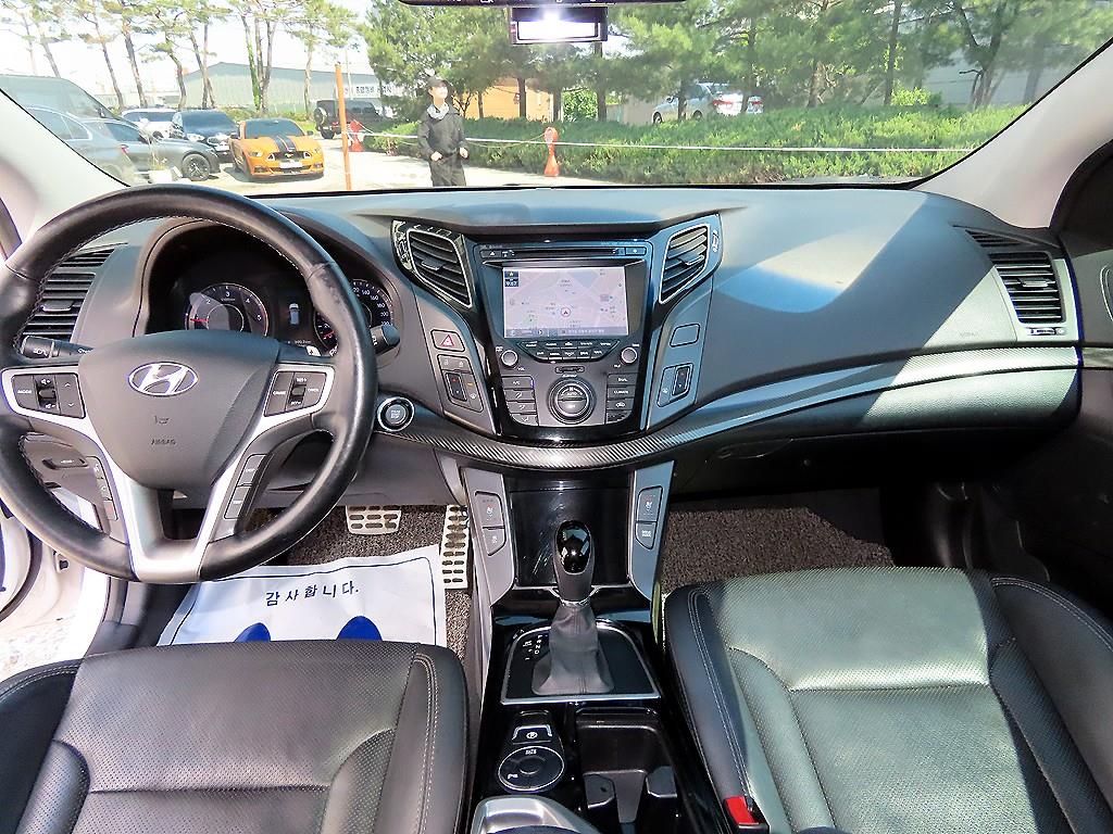 HYUNDAI i40 - Vista 7