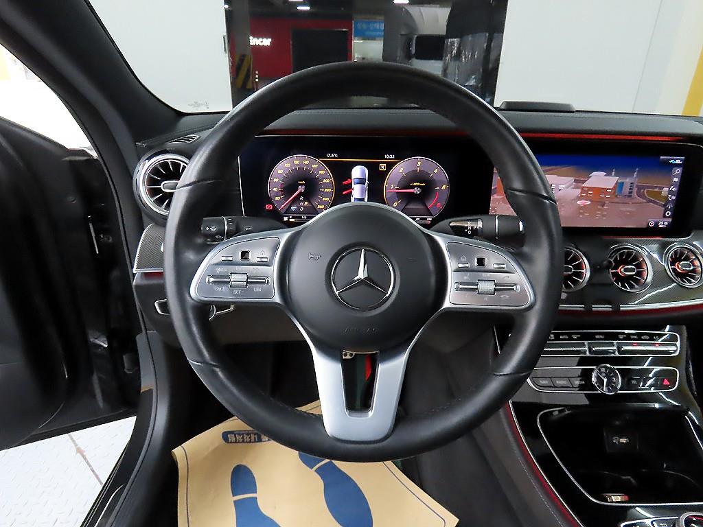 Mercedes Benz CLS Class - Vista 9