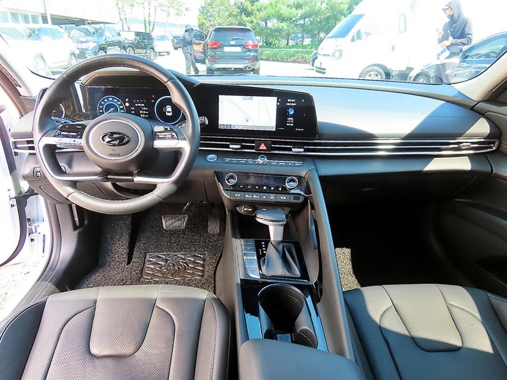 HYUNDAI Avante - Vista 7