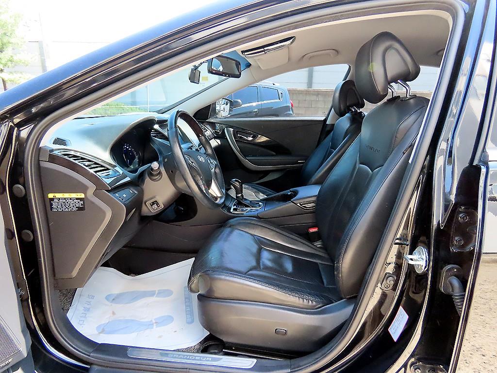 HYUNDAI Grandeur - Vista 5