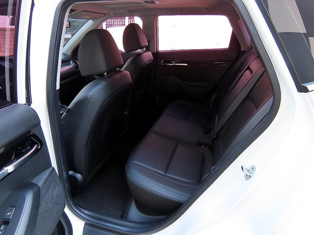 KIA Seltos - Vista 6