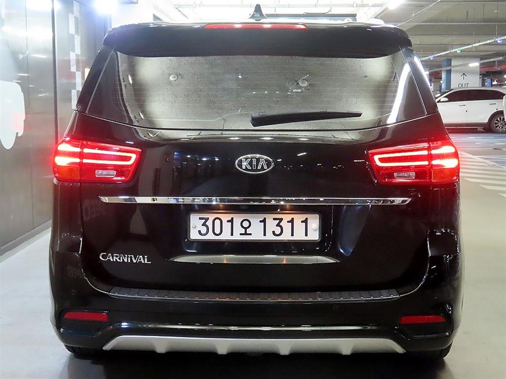KIA Carnival - Vista 5