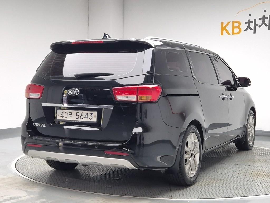 KIA Carnival - Vista 2