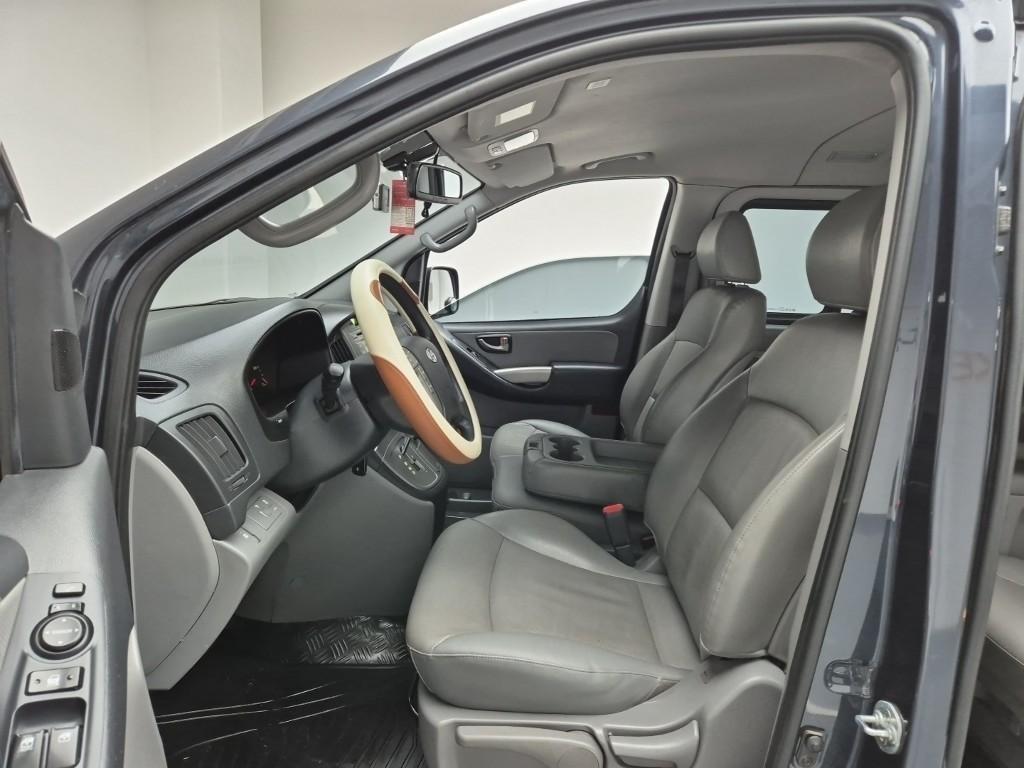 HYUNDAI Starex - Vista 11