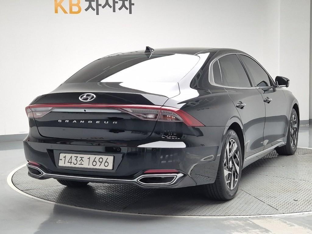 HYUNDAI Grandeur - Vista 3