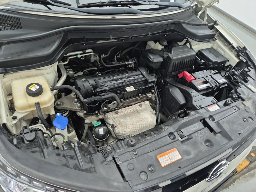 Ssangyong Tivoli - Vista 6