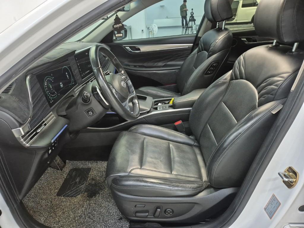 HYUNDAI Grandeur - Vista 10