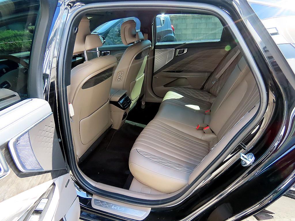 KIA K8 - Vista 6