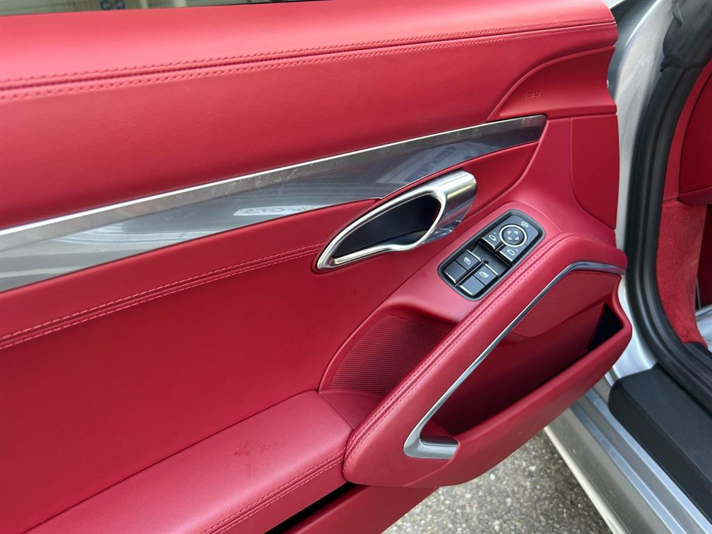 Porsche 718 - Vista 12