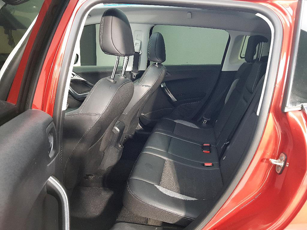 Peugeot 2008 - Vista 9