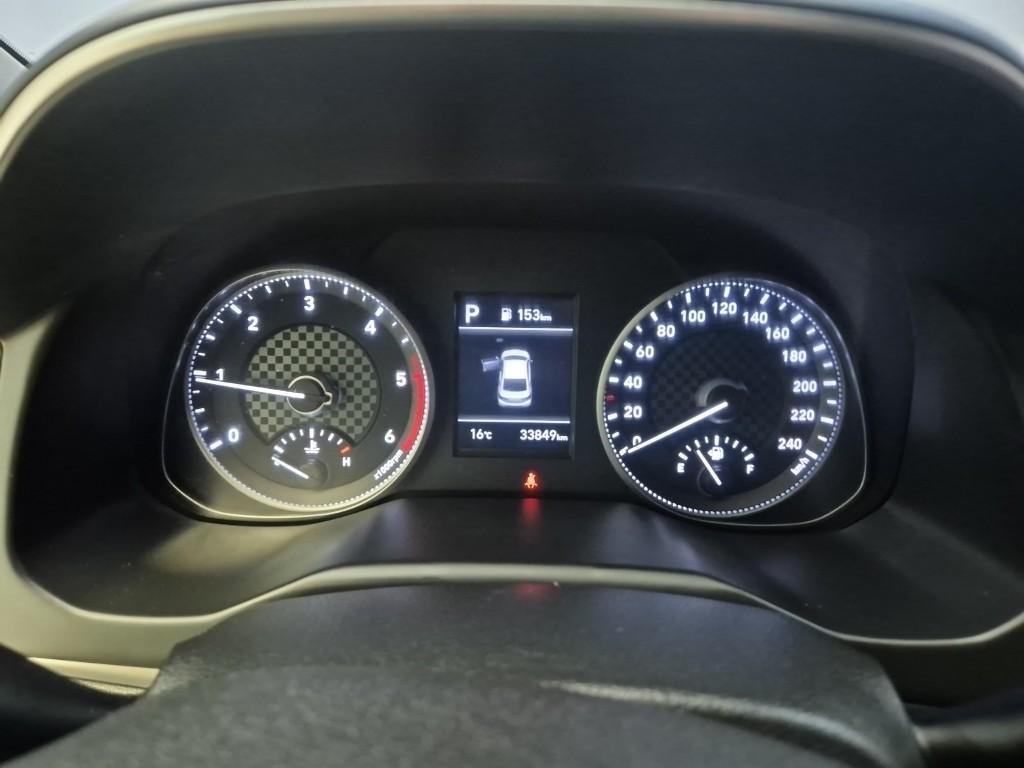 HYUNDAI Avante - Vista 6