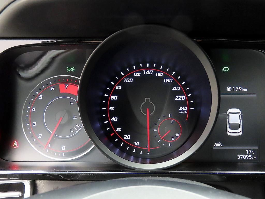 HYUNDAI Avante - Vista 8