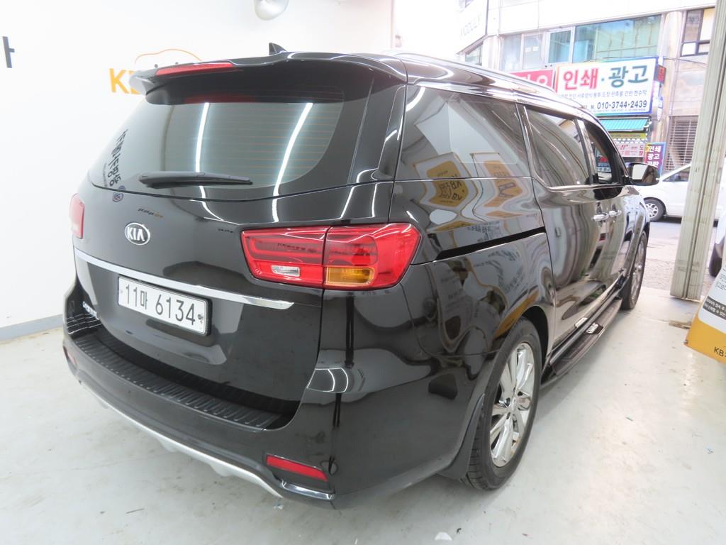 KIA Carnival - Vista 3