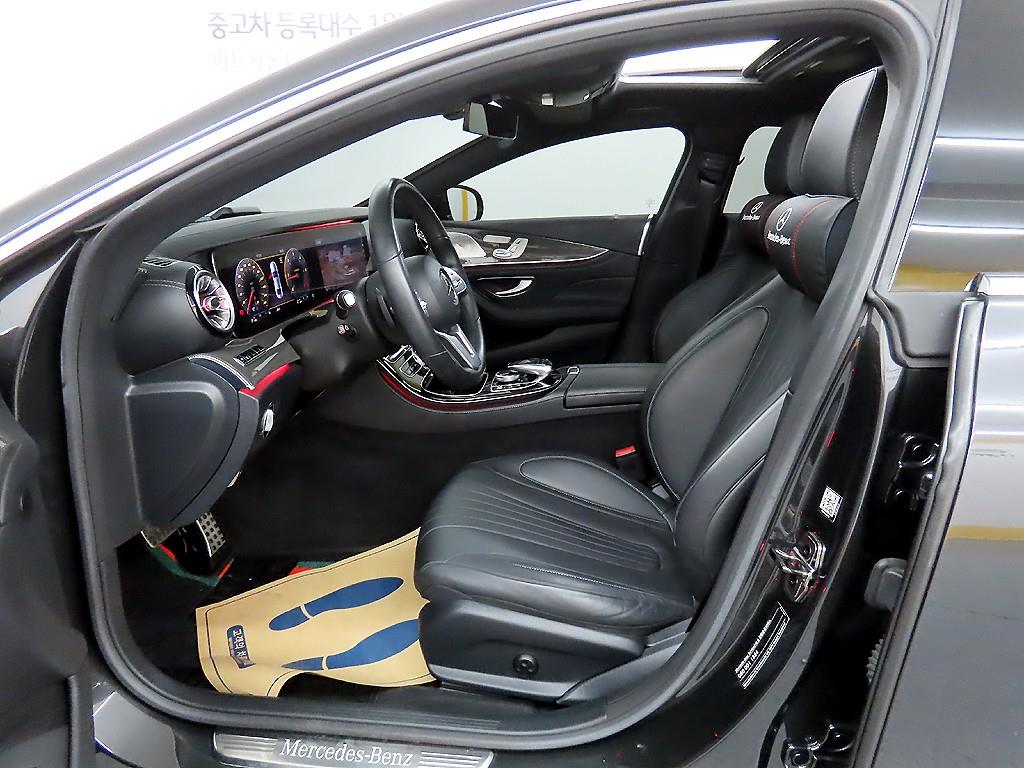 Mercedes Benz CLS Class - Vista 5