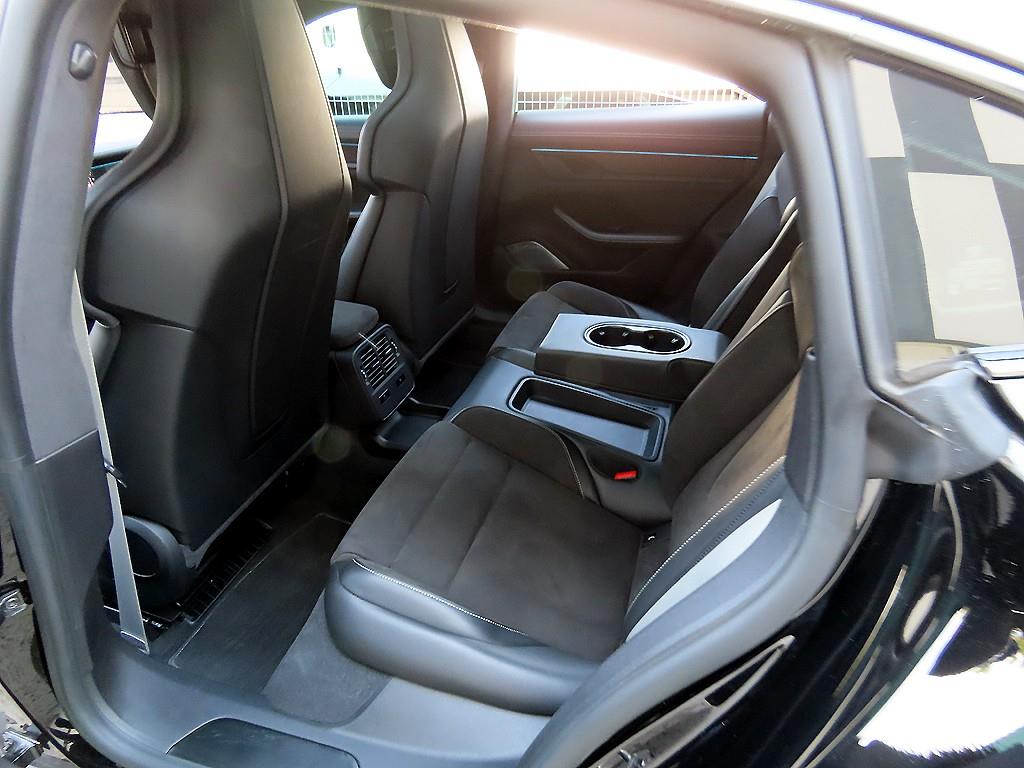Porsche Taycan - Vista 6