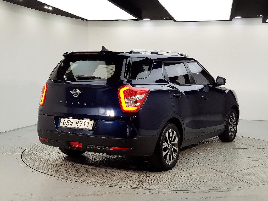 Ssangyong Tivoli - Vista 4