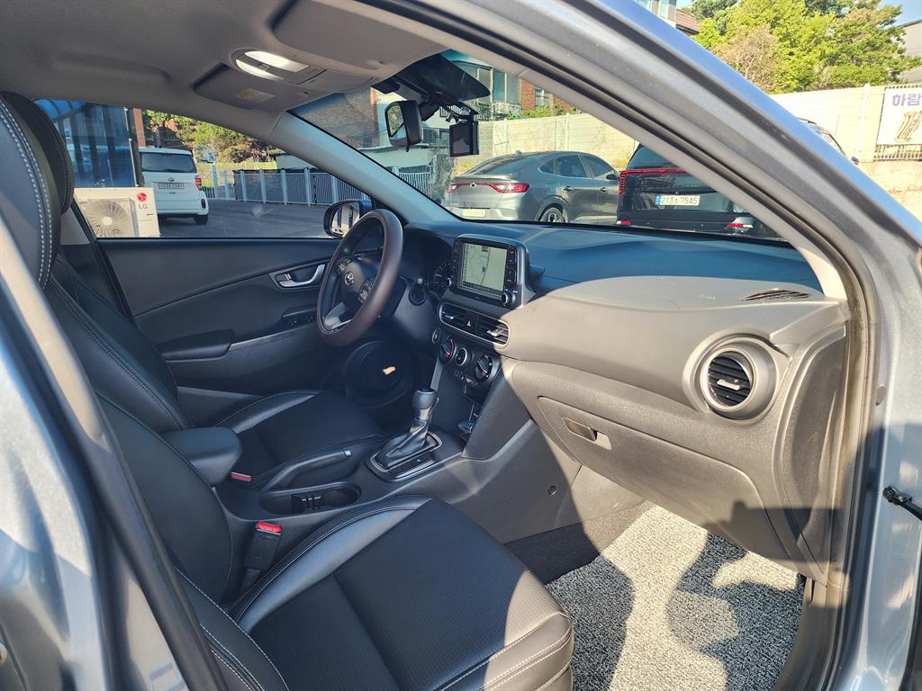 HYUNDAI Kona - Vista 10