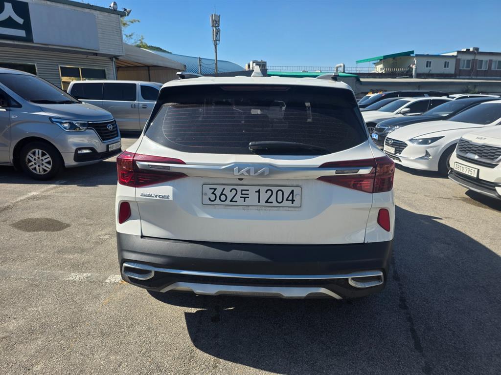 KIA Seltos - Vista 4