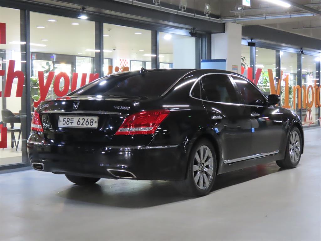 HYUNDAI Equus - Vista 7