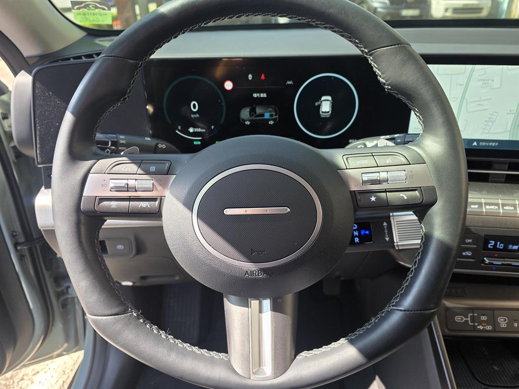 HYUNDAI Kona - Vista 5