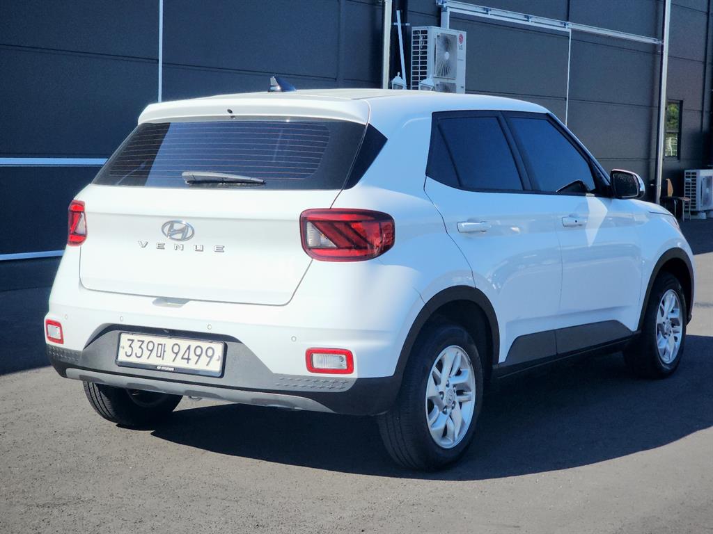 HYUNDAI Venue - Vista 4